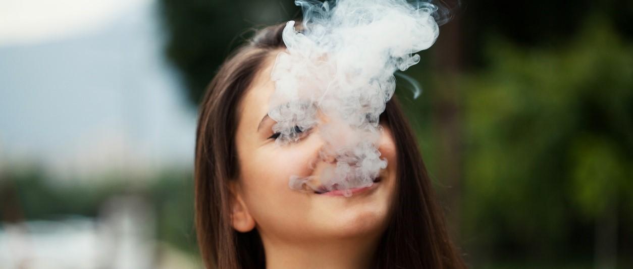 Does vaping age or damage your skin?