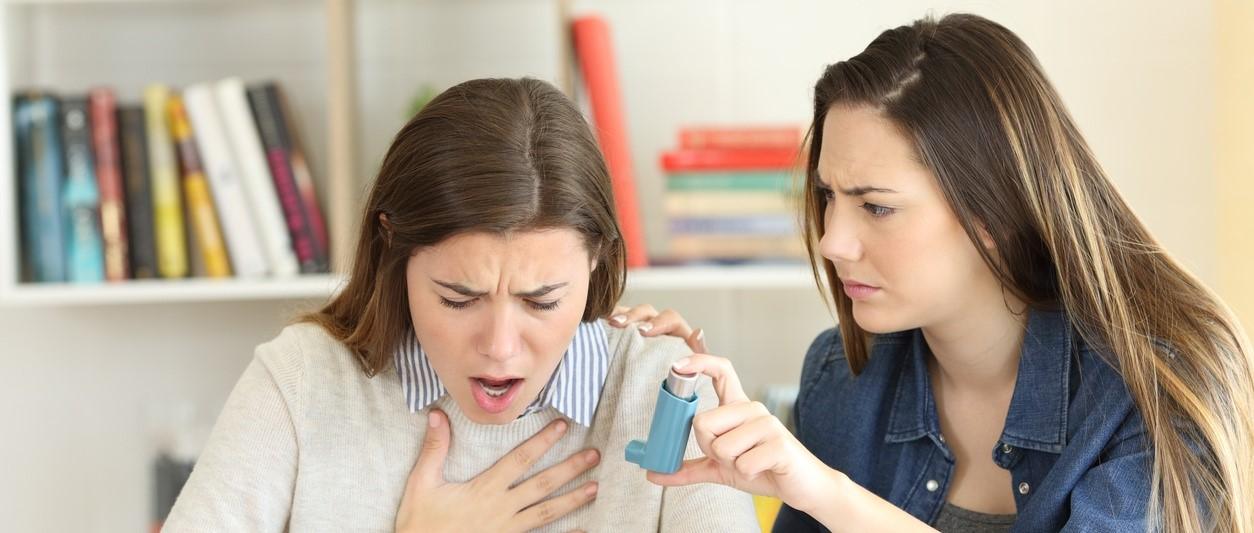 What causes wheezing?