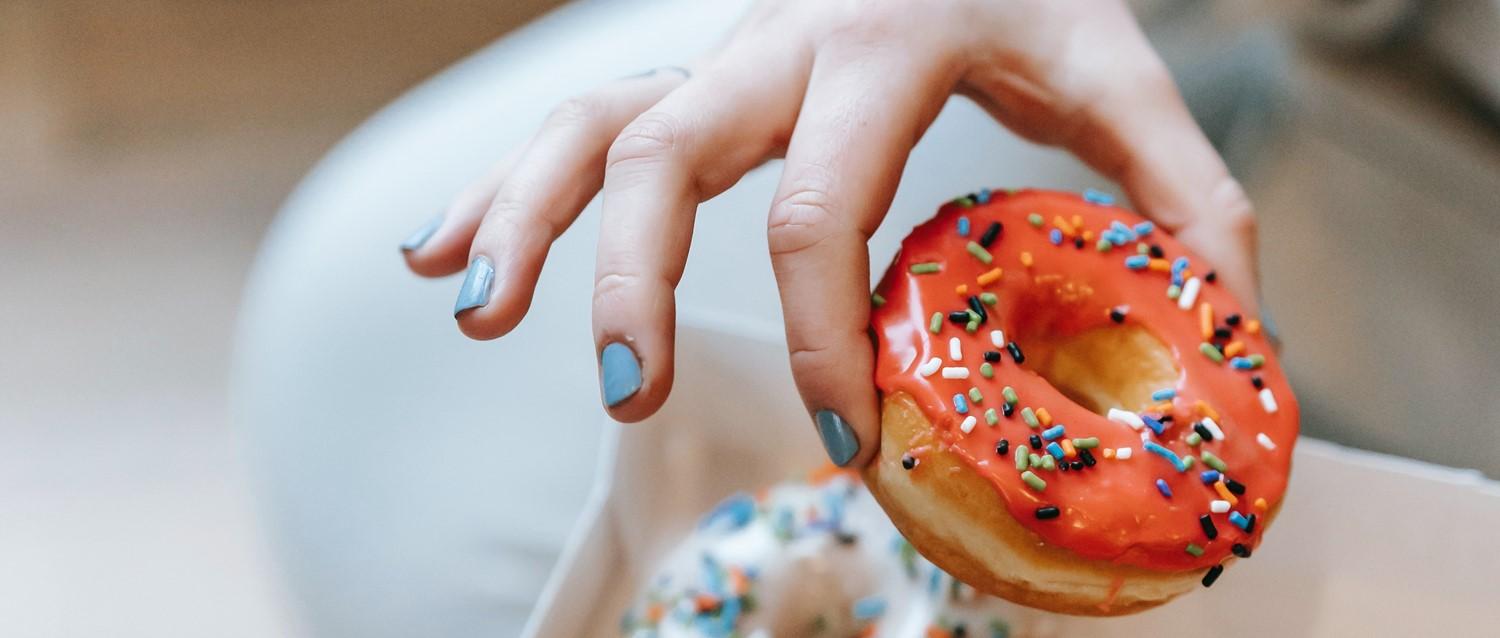 What's the recommended calorie intake for women?