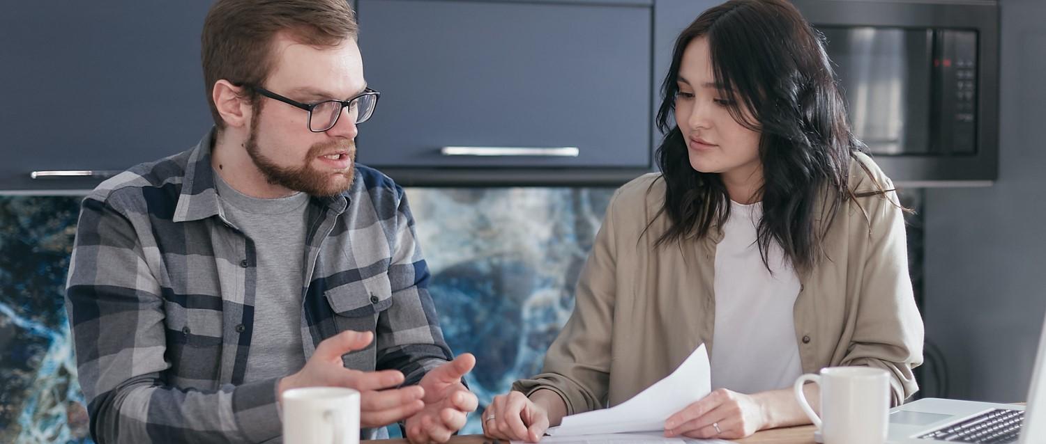 5 healthy ways to handle money problems in your relationship